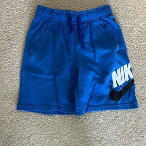Boys M Nike short